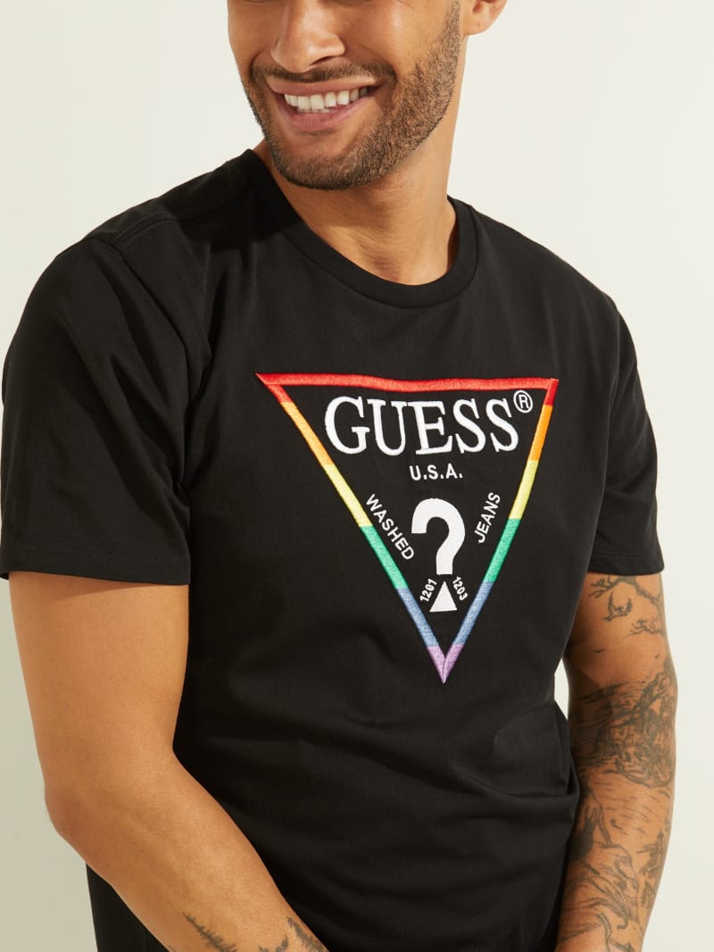 Guess Embroidered Rainbow Logo Tee T-shirts Heren Zwart | 8154-AOYLK