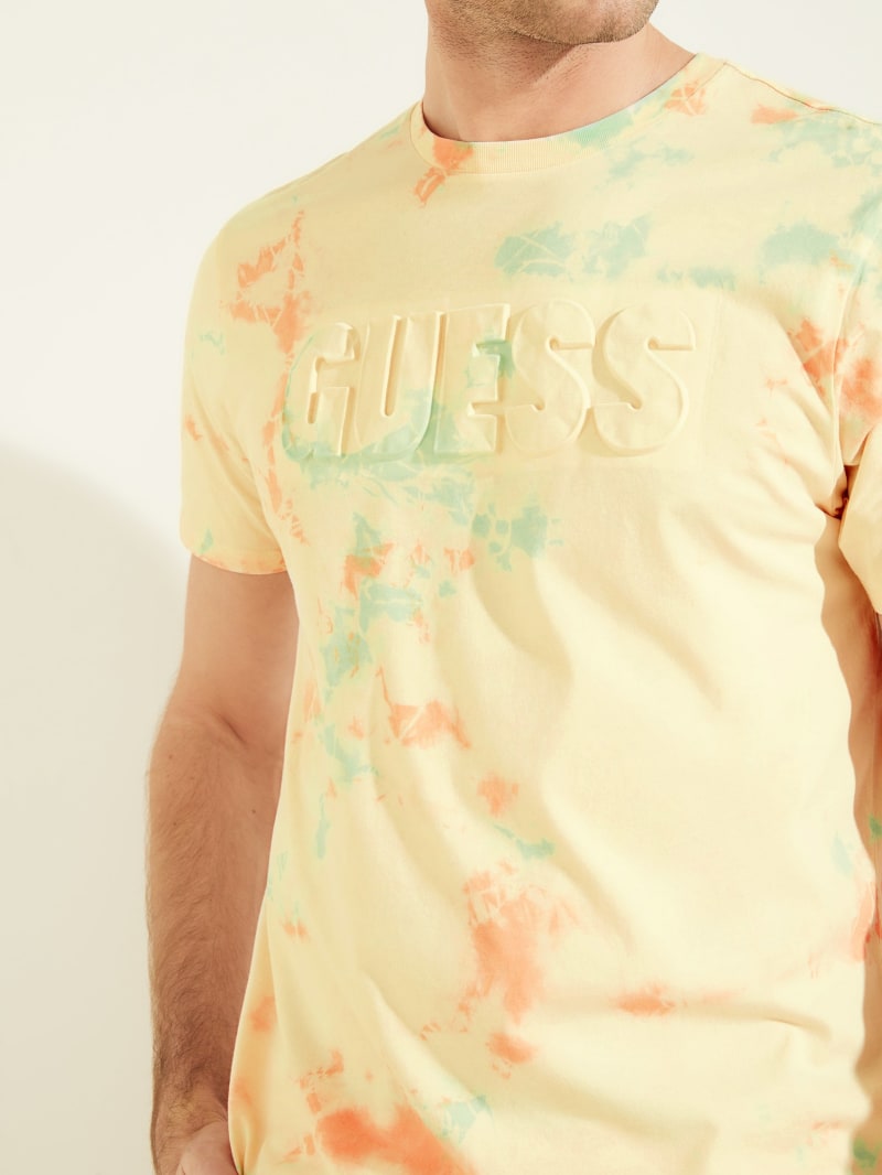 Guess Tie-Dye Embossed Logo Tee T-shirts Heren Gekleurd | 8263-OXZLU